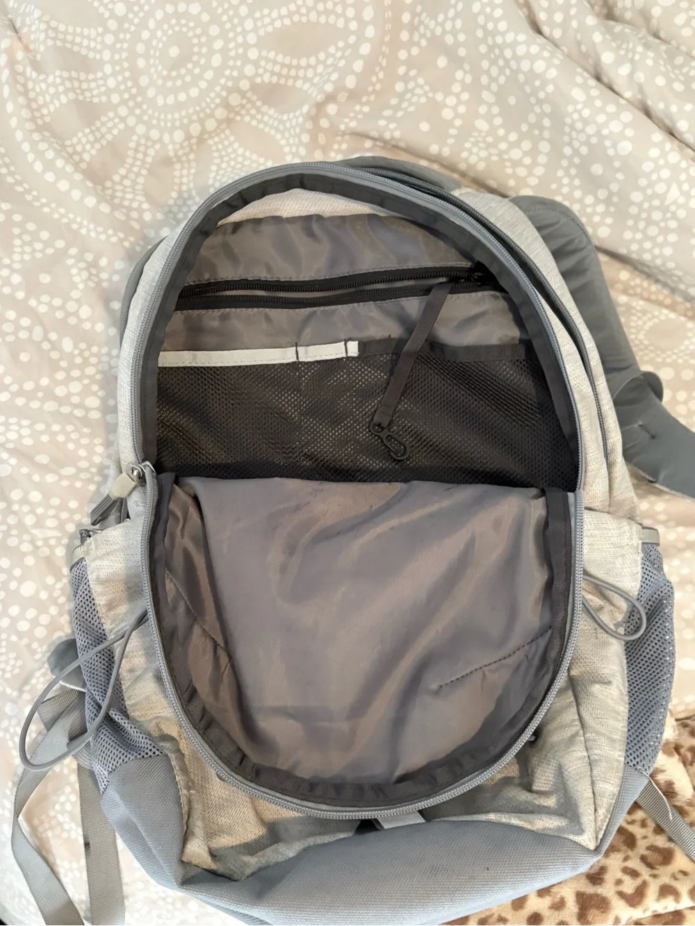 The North Face Light Gray Men's Daypack Backpack with External Bungee